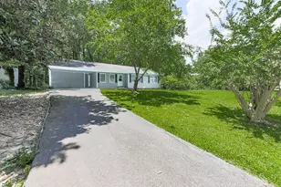 2005 Knightsbridge Road NW, Kennesaw, GA 30144 - Photo 2