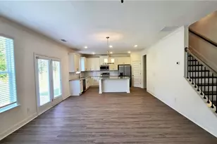 7372 Rocklin Ln, Flowery Branch, GA 30542 - Photo 8