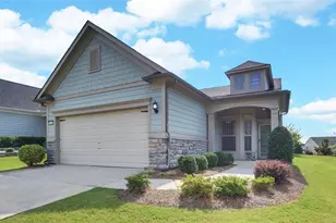 5690 Maple Bluff Wy, Hoschton, GA 30548 - Photo 2