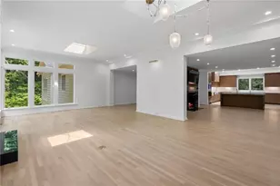 366 Blackland Rd NW, Atlanta, GA 30342 - Photo 22
