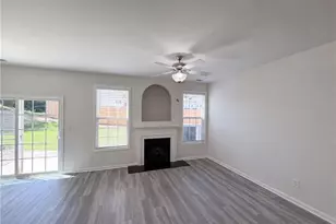 1019 Ivydale Cir, Lawrenceville, GA 30045 - Photo 8
