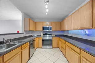 6690 Villa Ct, Lithonia, GA 30038 - Photo 6