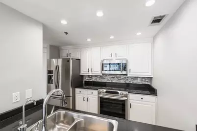 3481 Lakeside Drive #2303, Atlanta, GA 30326 - Photo 10