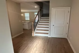 628 Collecitons Dr, Lawrenceville, GA 30043 - Photo 2