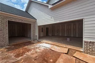 313 Meadows Dr, Bethlehem, GA 30620 - Photo 2