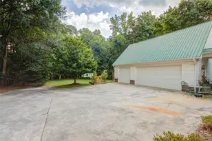 8145 Bennett Ln, Gainesville, GA 30506 - Photo 20