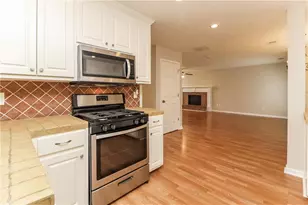 1387 Bramlett Forest Ct, Lawrenceville, GA 30045 - Photo 4