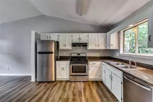 759 Greenhedge Dr, Stone Mountain, GA 30088 - Photo 12