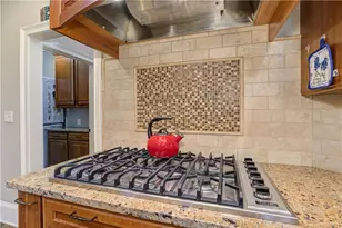 650 River Falls Ct, Roswell, GA 30076 - Photo 18