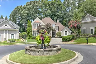 650 River Falls Ct, Roswell, GA 30076 - Photo 2