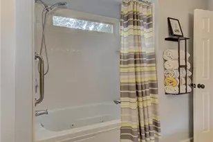 650 River Falls Ct, Roswell, GA 30076 - Photo 38