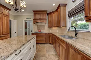 650 River Falls Ct, Roswell, GA 30076 - Photo 16