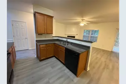 397 Creek Manor Way, Suwanee, GA 30024 - Photo 8