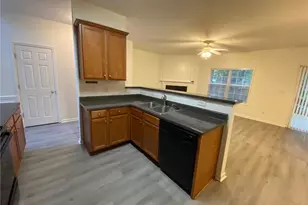 397 Creek Manor Way, Suwanee, GA 30024 - Photo 8
