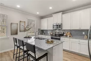211 Whispering Pnes Ave, Conyers, GA 30094 - Photo 4