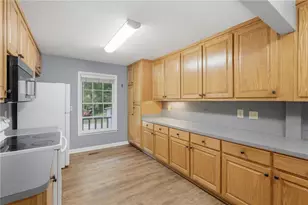 4362 White Oak Dr, Buford, GA 30518 - Photo 14