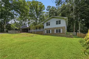 4362 White Oak Dr, Buford, GA 30518 - Photo 2