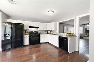 284 Shaded Oaks Ln SE, Marietta, GA 30067 - Photo 6