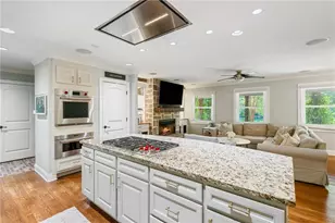 2630 Cove Cir NE, Atlanta, GA 30319 - Photo 16