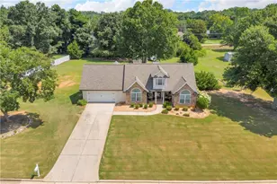 521 Annslee Ln, Loganville, GA 30052 - Photo 1