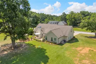 521 Annslee Ln, Loganville, GA 30052 - Photo 4