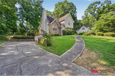 981 Thousand Oaks Drive, Lawrenceville, GA 30043 - Photo 6