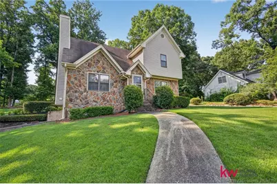 981 Thousand Oaks Drive, Lawrenceville, GA 30043 - Photo 2