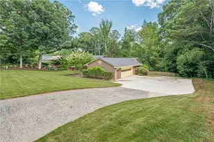 115 Farmstead Ln, Roswell, GA 30075 - Photo 2