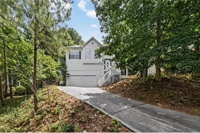2646 McGuire Drive NW, Kennesaw, GA 30144 - Photo 2