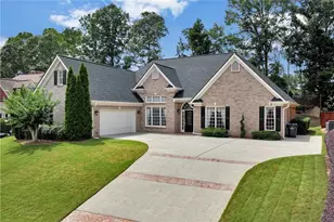 1748 Honey Tree Pl, Hoschton, GA 30548 - Photo 2