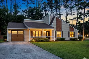 107 Riverchase Dr, Woodstock, GA 30188 - Photo 2