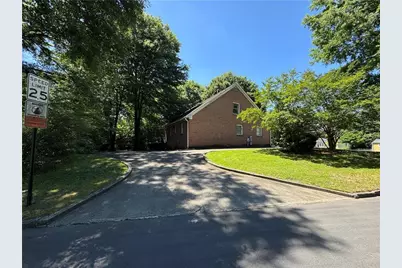 2381 Shallowford Terrace, Atlanta, GA 30341 - Photo 34