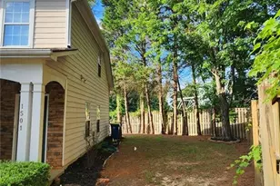 1501 Panther Creek Ct, Kennesaw, GA 30152 - Photo 2