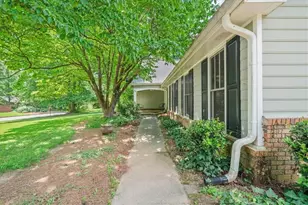 1843 Mountain Creek Dr, Stone Mountain, GA 30087 - Photo 14