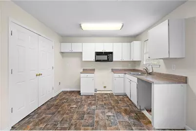 5515 Lofwood Lane, Lithonia, GA 30058 - Photo 8