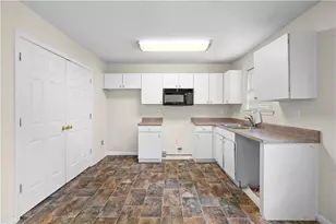 5515 Lofwood Ln, Lithonia, GA 30058 - Photo 8