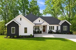 5384 Harris Cir, Dunwoody, GA 30338 - Photo 2