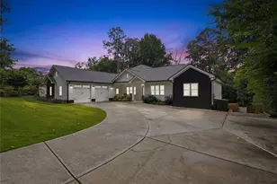 5384 Harris Cir, Dunwoody, GA 30338 - Photo 2