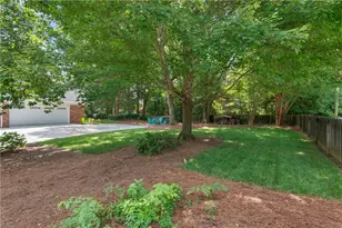 2303 Fenhurst Pl, Atlanta, GA 30338 - Photo 32