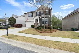 556 Lost Creek Dr, Woodstock, GA 30188 - Photo 2