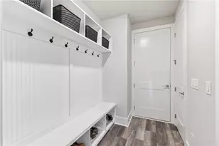 6878 S Bluff Ct, Gainesville, GA 30506 - Photo 20
