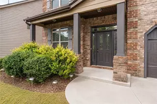 29 Bay Crest Ct, Loganville, GA 30052 - Photo 2