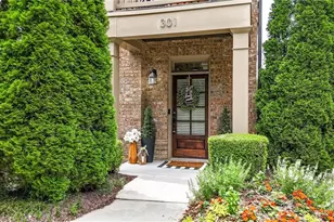 301 Garland Woods Ct, Smyrna, GA 30080 - Photo 2