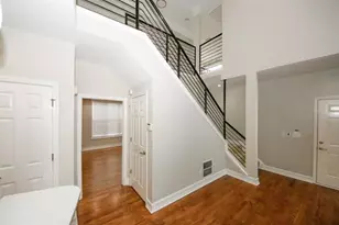 1354 Brookhaven Village Cir NE, Brookhaven, GA 30319 - Photo 10