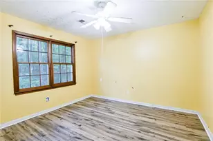 3545 Rock Falls Dr, Snellville, GA 30039 - Photo 32
