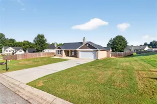 2115 Crown Park Dr, Winder, GA 30680 - Photo 4