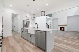 5676 Meadow View Dr, Jefferson, GA 30549 - Photo 14