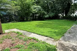 1082 Mayson Turner Rd NW, Atlanta, GA 30314 - Photo 4