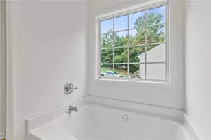 1700 Bismarck Cir, Winder, GA 30680 - Photo 14