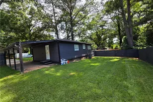 2396 Clarissa Dr NW, Atlanta, GA 30318 - Photo 18